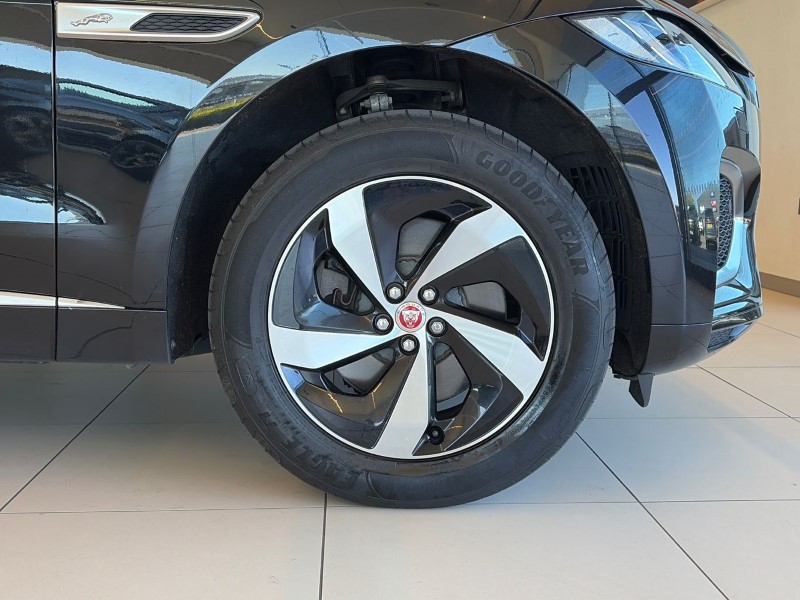 2023 (23) JAGUAR F-PACE 2.0 P400e R-Dynamic SE 5dr Auto AWD 5330320