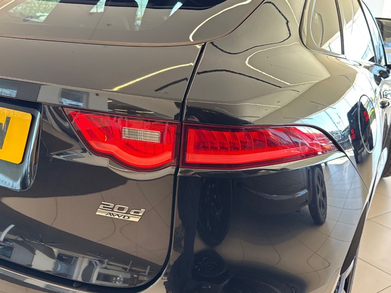 2021 (21) JAGUAR F-PACE 2.0d [180] Chequered Flag 5dr Auto AWD 5322484