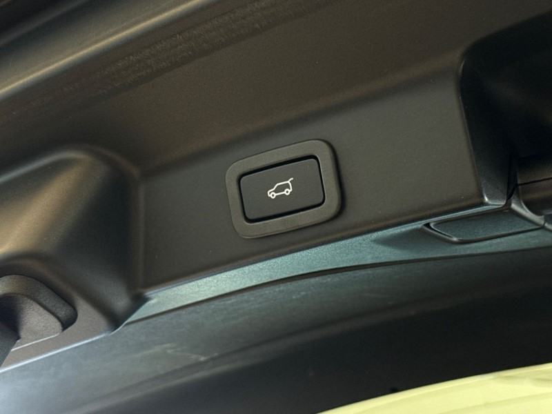 2021 (21) JAGUAR F-PACE 2.0d [180] Chequered Flag 5dr Auto AWD 5322477