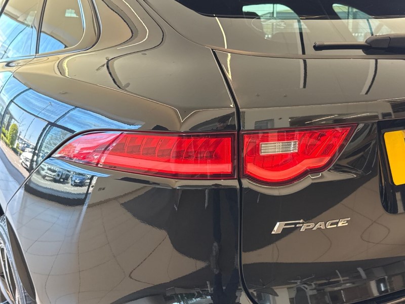 2021 (21) JAGUAR F-PACE 2.0d [180] Chequered Flag 5dr Auto AWD 5322407