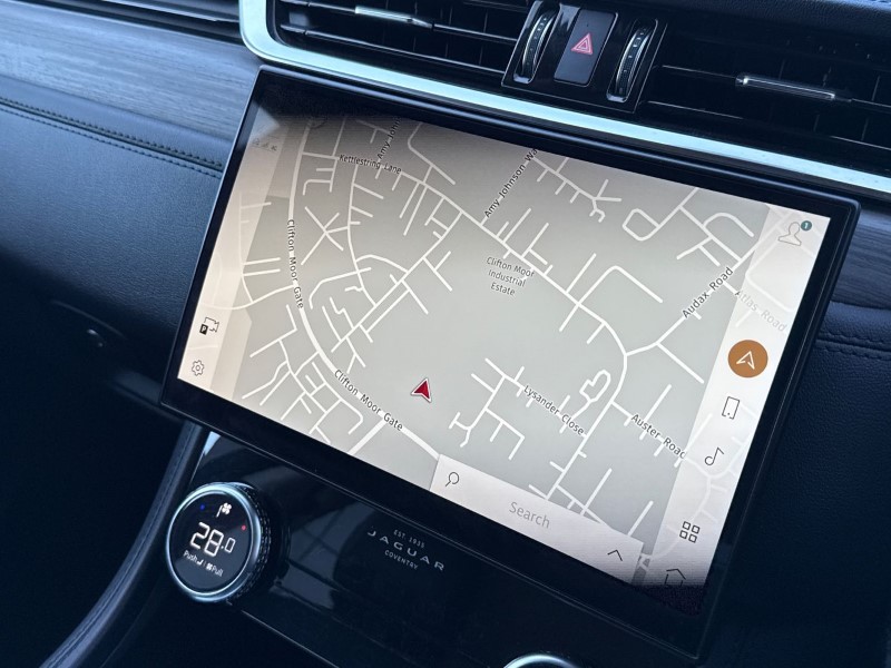 2022 (22) JAGUAR F-PACE 2.0 P400e S 5dr Auto AWD 5328954