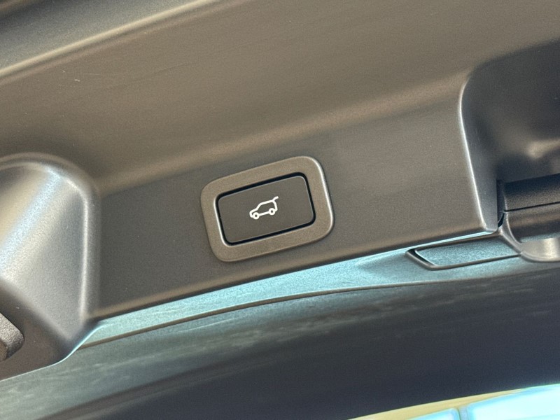 2022 (22) JAGUAR F-PACE 2.0 P400e S 5dr Auto AWD 5328981