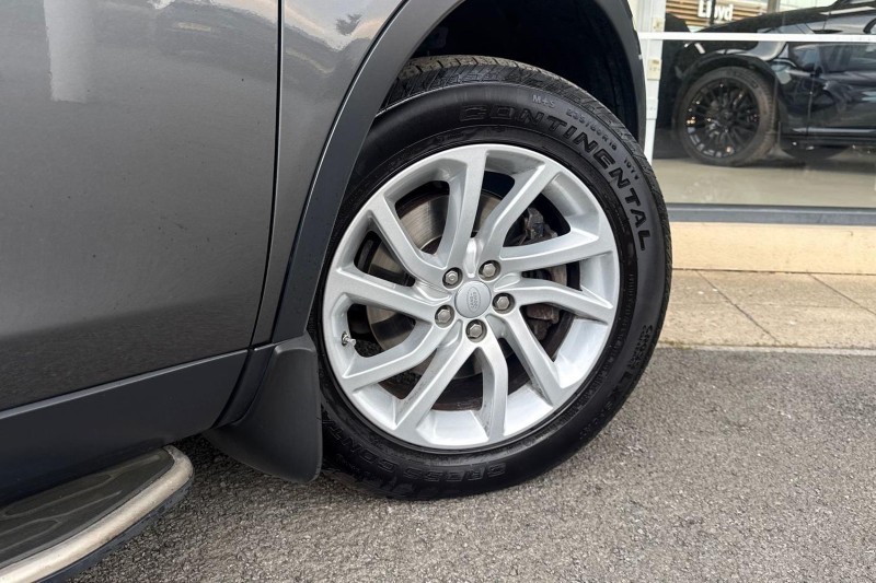 2019 (19) LAND ROVER DISCOVERY SPORT 2.0 TD4 180 SE Tech 5dr Auto 5551196