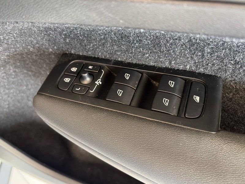 2021 (70) VOLVO XC40 1.5 T5 Recharge PHEV R DESIGN 5dr Auto 5338828