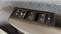 2021 (70) VOLVO XC40 1.5 T5 Recharge PHEV R DESIGN 5dr Auto 5338828