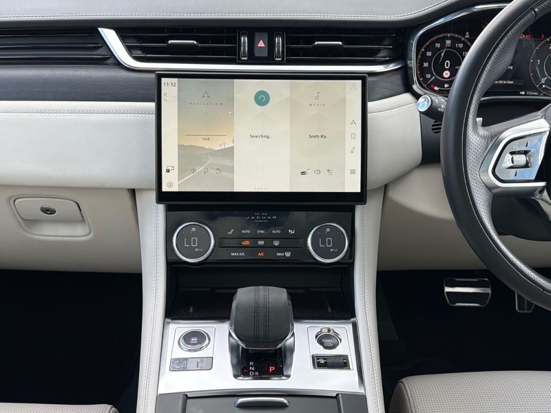 2022 (72) JAGUAR F-PACE 3.0 D300 R-Dynamic HSE 5dr Auto AWD 5368623