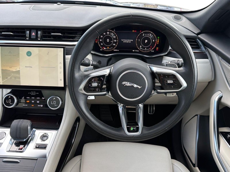 2022 (72) JAGUAR F-PACE 3.0 D300 R-Dynamic HSE 5dr Auto AWD 5368624
