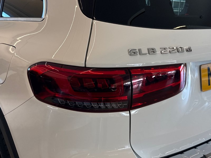 2022 (22) MERCEDES-BENZ GLB 220d 4Matic AMG Line Premium 5dr 8G-Tronic 5345937