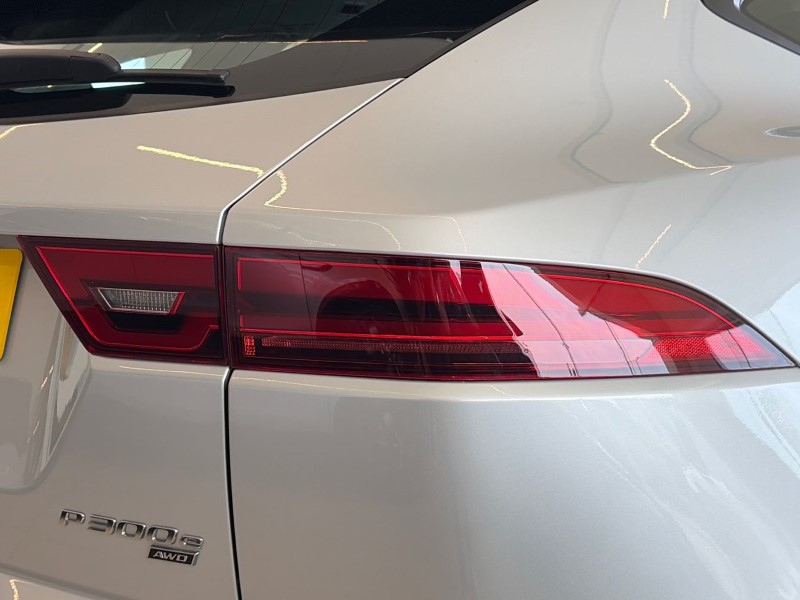 2022 (22) JAGUAR E-PACE 1.5 P300e R-Dynamic HSE 5dr Auto 5380263