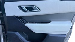 2022 (22) LAND ROVER RANGE ROVER VELAR 2.0 D200 S 5dr Auto 5359907