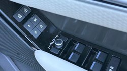 2022 (22) LAND ROVER RANGE ROVER VELAR 2.0 D200 S 5dr Auto 5359908