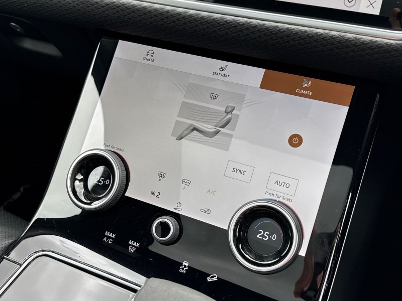 2021 (21) LAND ROVER RANGE ROVER VELAR 3.0 D300 MHEV R-Dynamic SE 5dr Auto 5364091
