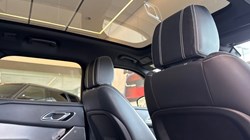 2021 (21) LAND ROVER RANGE ROVER VELAR 3.0 D300 MHEV R-Dynamic SE 5dr Auto 5364080