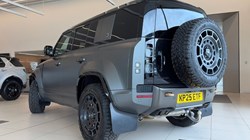 2025 (25) LAND ROVER DEFENDER 4.4 P635 Octa Edition One 110 5dr Auto 5373292