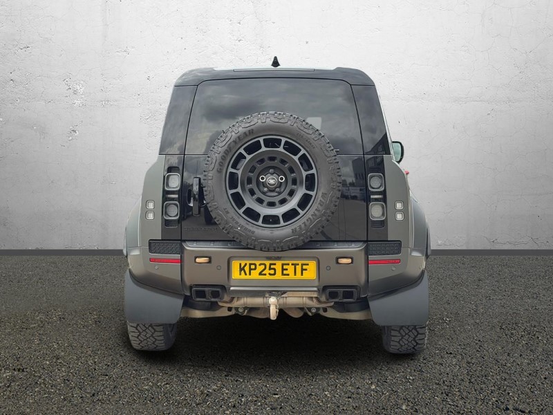 2025 (25) LAND ROVER DEFENDER 4.4 P635 Octa Edition One 110 5dr Auto 5373239