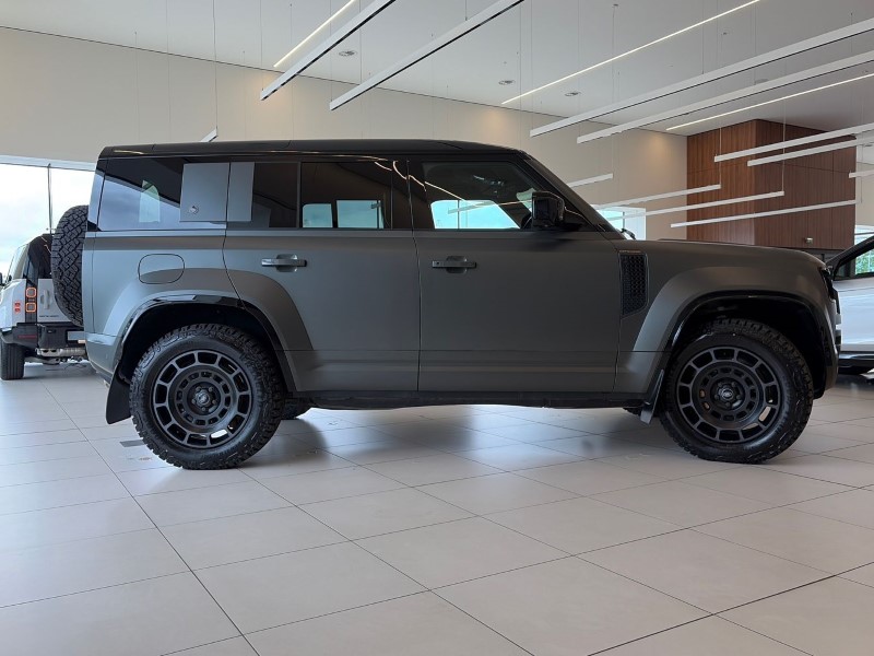 2025 (25) LAND ROVER DEFENDER 4.4 P635 Octa Edition One 110 5dr Auto 5373290