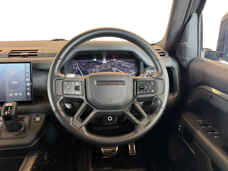 2025 (25) LAND ROVER DEFENDER 4.4 P635 Octa Edition One 110 5dr Auto 5373248