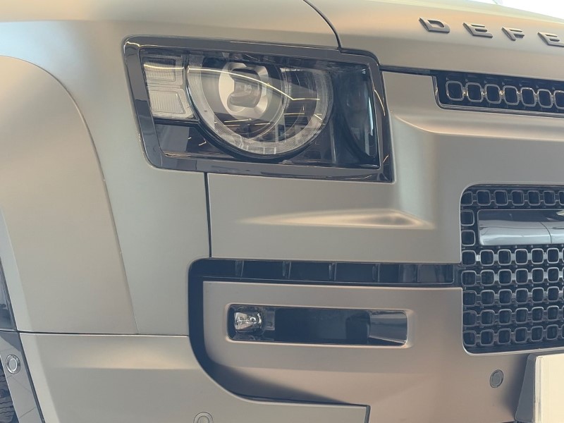 2025 (25) LAND ROVER DEFENDER 4.4 P635 Octa Edition One 110 5dr Auto 5373250