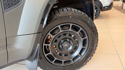 2025 (25) LAND ROVER DEFENDER 4.4 P635 Octa Edition One 110 5dr Auto 5373286