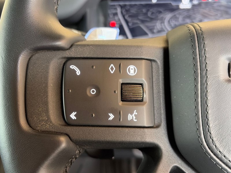 2025 (25) LAND ROVER DEFENDER 4.4 P635 Octa Edition One 110 5dr Auto 5373262