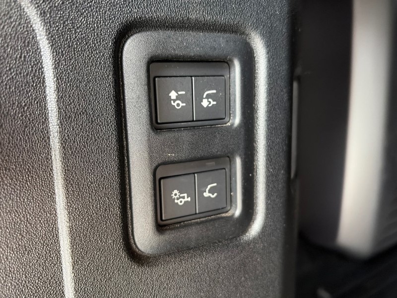 2025 (25) LAND ROVER DEFENDER 4.4 P635 Octa Edition One 110 5dr Auto 5373277
