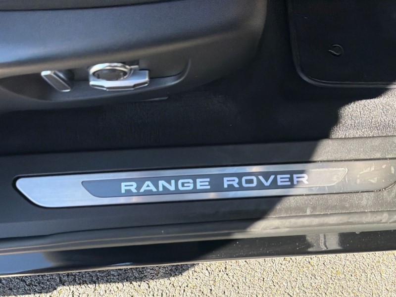 2022 (22) LAND ROVER RANGE ROVER EVOQUE 2.0 D200 Autobiography 5dr Auto 5353657