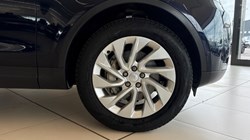 2023 (23) LAND ROVER DISCOVERY 3.0 D300 S 5dr Auto 5377211
