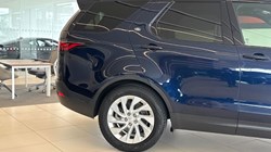 2023 (23) LAND ROVER DISCOVERY 3.0 D300 S 5dr Auto 5377256