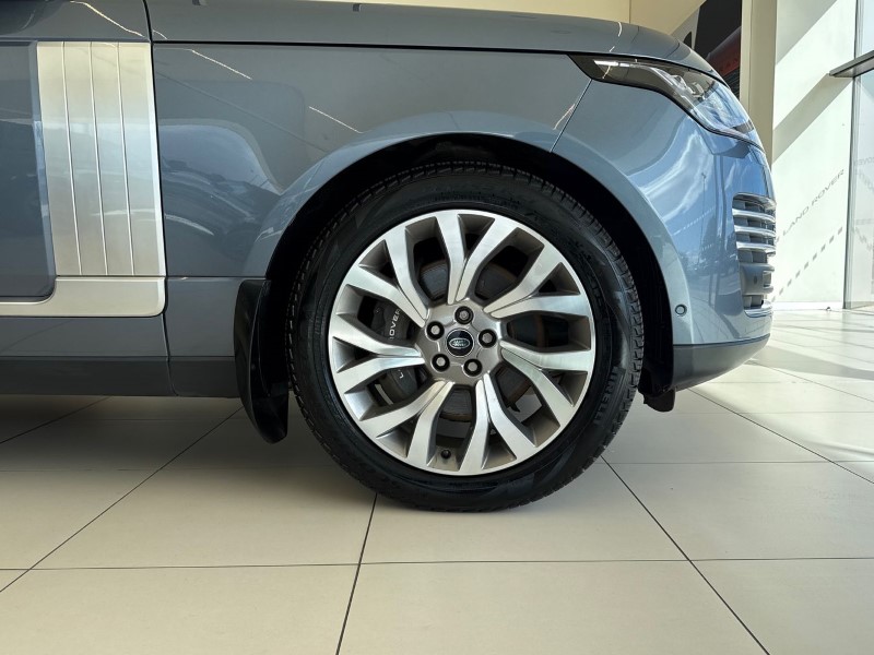 2021 (71) LAND ROVER RANGE ROVER 3.0 D350 Autobiography 4dr Auto 5385858