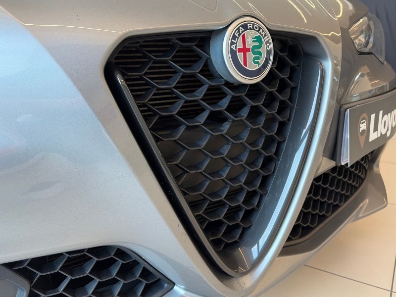 2019 (69) ALFA ROMEO GIULIA 2.0 TB Nero Edizione 4dr Auto 5382873