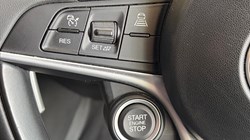 2019 (69) ALFA ROMEO GIULIA 2.0 TB Nero Edizione 4dr Auto 5382862