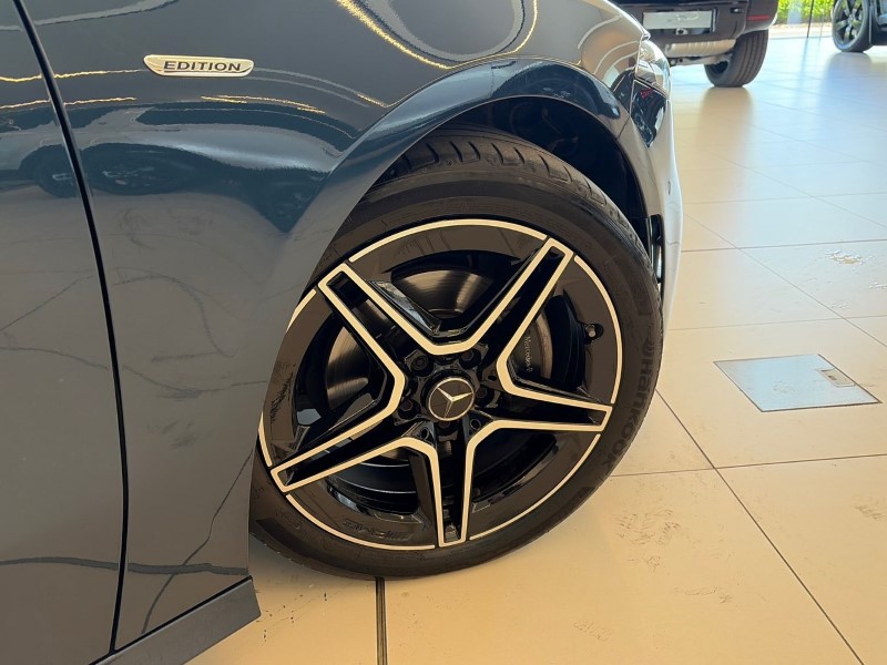 2022 (22) MERCEDES-BENZ A CLASS A35 4Matic Executive Edition 5dr Auto 5397189