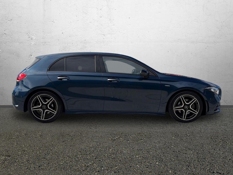 2022 (22) MERCEDES-BENZ A CLASS A35 4Matic Executive Edition 5dr Auto 5397147