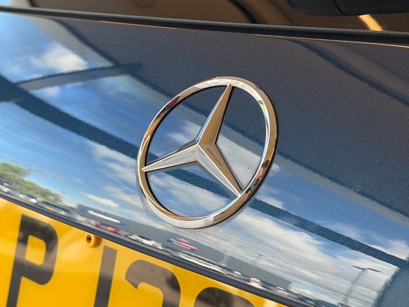 2022 (22) MERCEDES-BENZ A CLASS A35 4Matic Executive Edition 5dr Auto 5397185