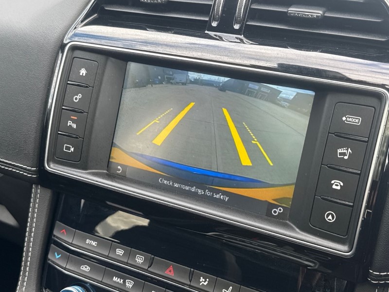 2018 (68) JAGUAR F-PACE 3.0d V6 S 5dr Auto AWD 5415666