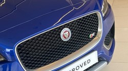2018 (68) JAGUAR F-PACE 3.0d V6 S 5dr Auto AWD 5415695