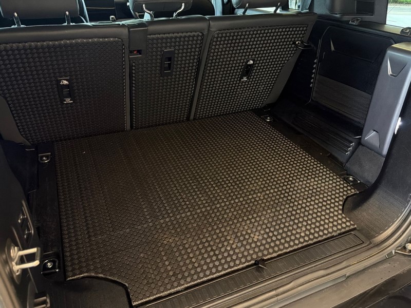 2023 (23) LAND ROVER DEFENDER 3.0 D300 X-Dynamic HSE 110 5dr Auto 5418930
