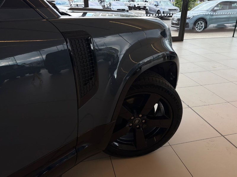 2023 (23) LAND ROVER DEFENDER 3.0 D300 X-Dynamic HSE 110 5dr Auto 5418939