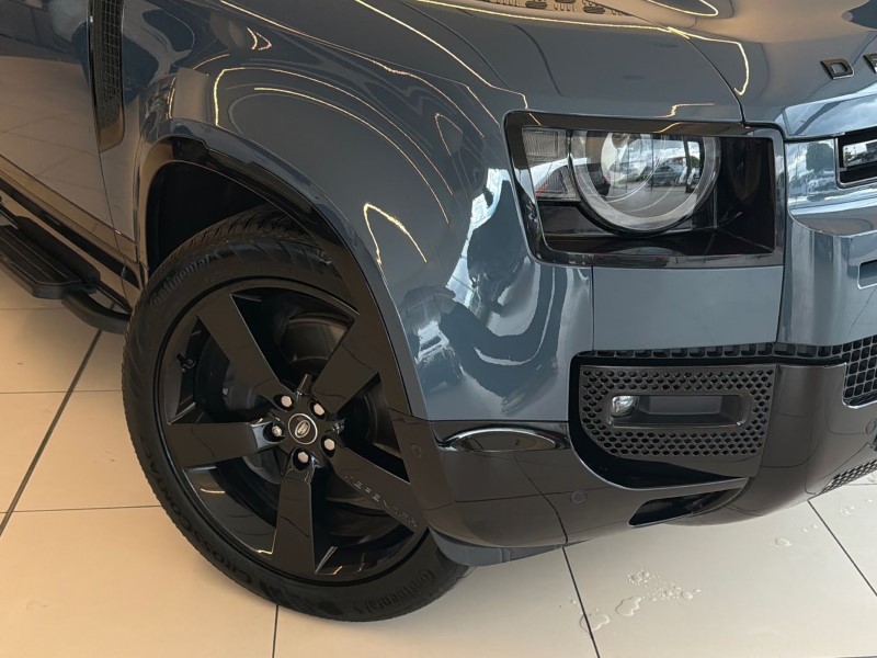 2023 (23) LAND ROVER DEFENDER 3.0 D300 X-Dynamic HSE 110 5dr Auto 5418932