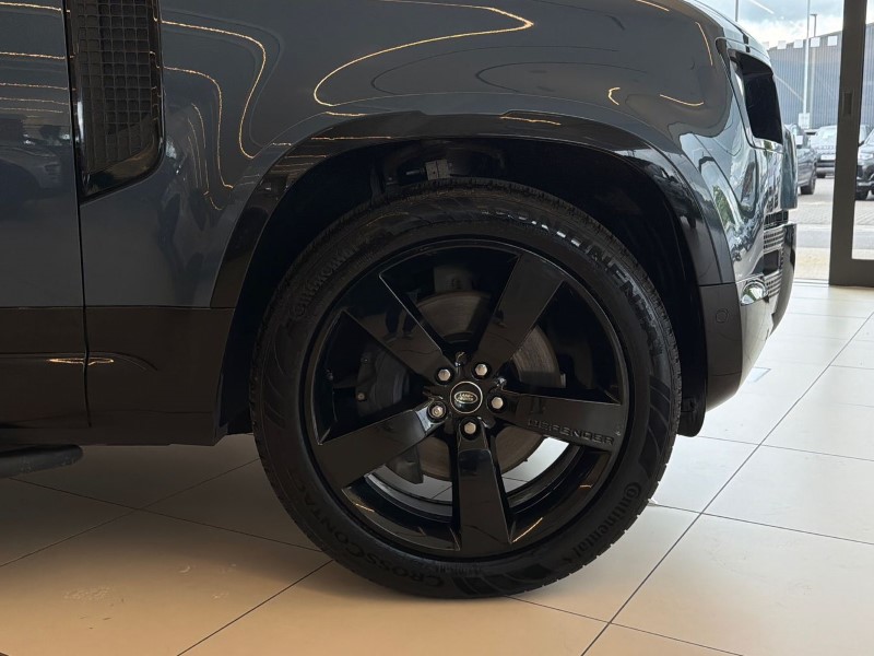 2023 (23) LAND ROVER DEFENDER 3.0 D300 X-Dynamic HSE 110 5dr Auto 5418899