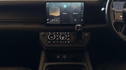 2023 (23) LAND ROVER DEFENDER 3.0 D300 X-Dynamic HSE 110 5dr Auto 5418905