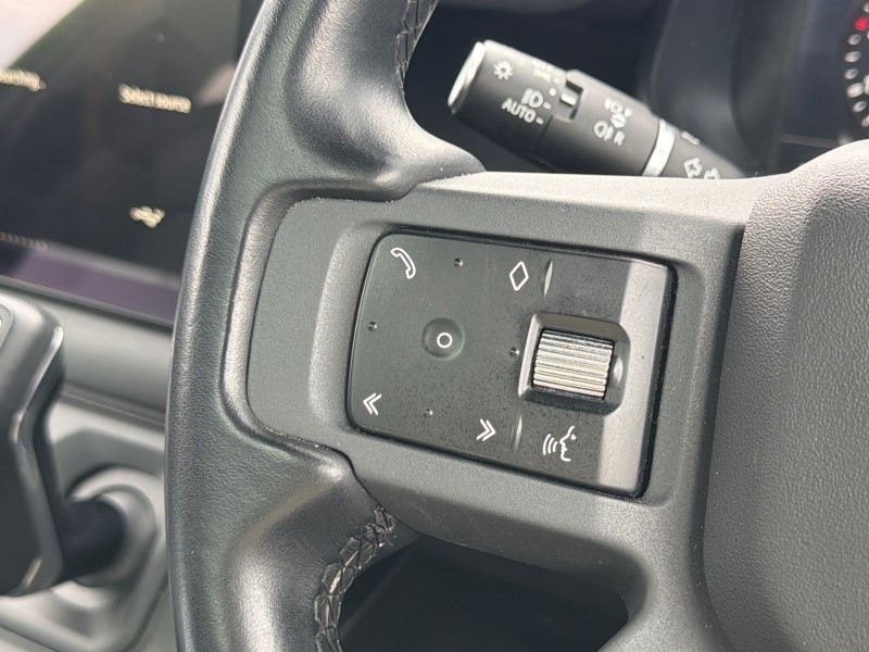 2023 (23) LAND ROVER DEFENDER 3.0 D300 X-Dynamic HSE 110 5dr Auto 5418920