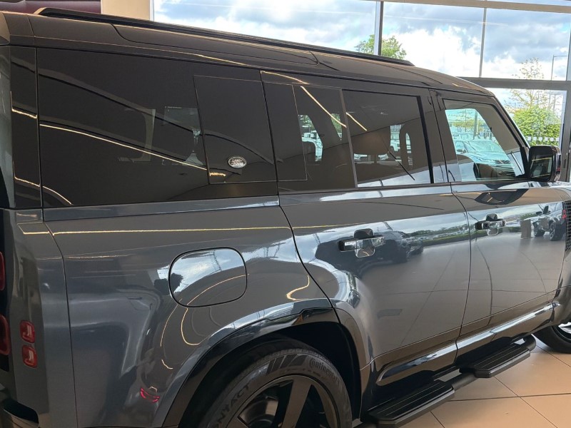 2023 (23) LAND ROVER DEFENDER 3.0 D300 X-Dynamic HSE 110 5dr Auto 5418941