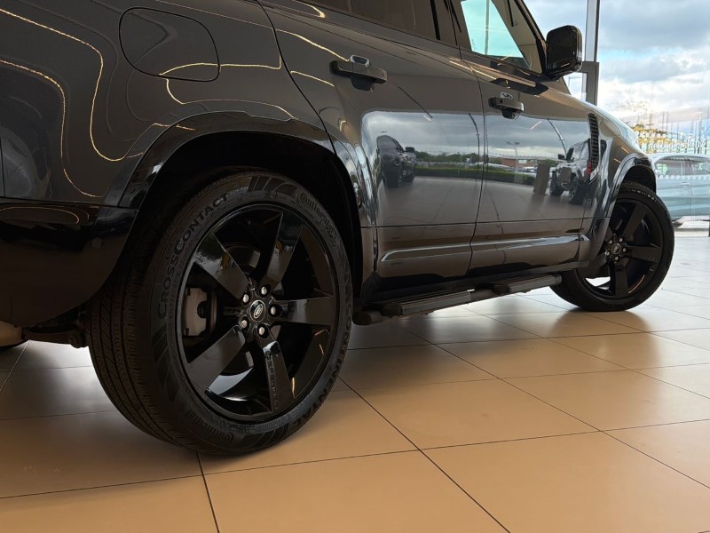 2023 (23) LAND ROVER DEFENDER 3.0 D300 X-Dynamic HSE 110 5dr Auto 5418938