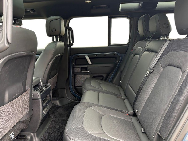 2023 (23) LAND ROVER DEFENDER 3.0 D300 X-Dynamic HSE 110 5dr Auto 5418895