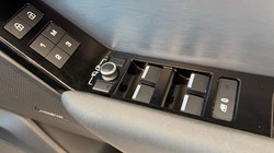 2021 (71) LAND ROVER RANGE ROVER VELAR 2.0 D200 R-Dynamic SE 5dr Auto 5406764