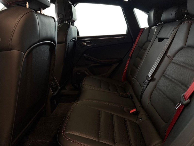 2025 (75) PORSCHE MACAN GTS 5dr PDK 5463905