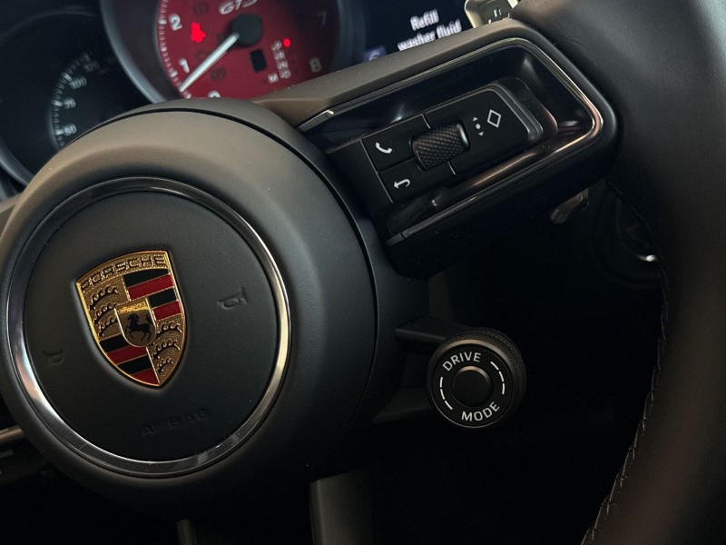 2025 (75) PORSCHE MACAN GTS 5dr PDK 5463930