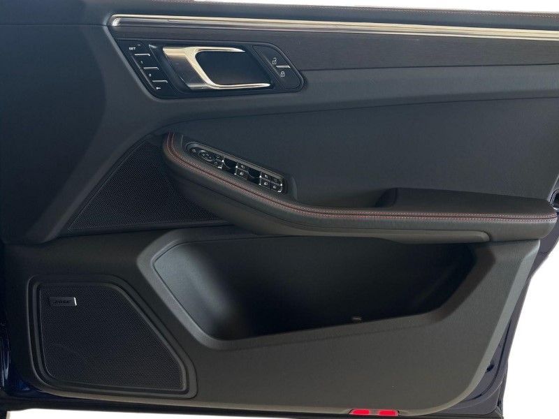 2025 (75) PORSCHE MACAN GTS 5dr PDK 5463923