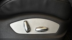 2025 (75) PORSCHE MACAN GTS 5dr PDK 5463925
